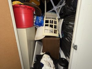 7 x 10 storage unit in Canoga Park, CA