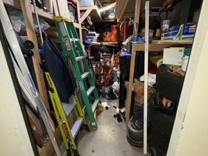 10 x 19 storage unit in Canoga Park, CA