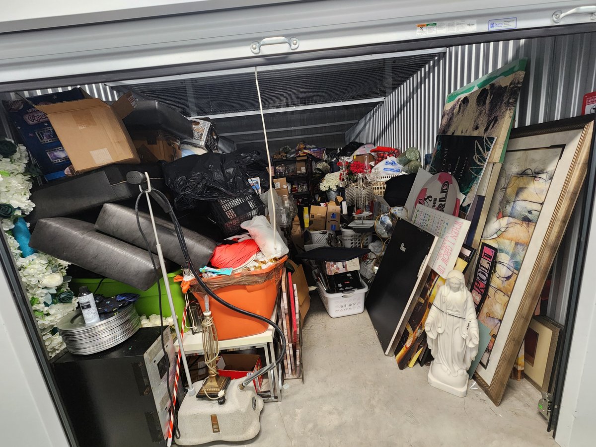 10 x 20 storage unit in Lake Worth, FL