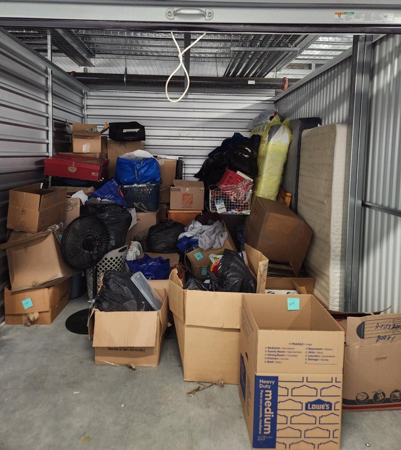10 x 15 storage unit in Robbinsville, NJ