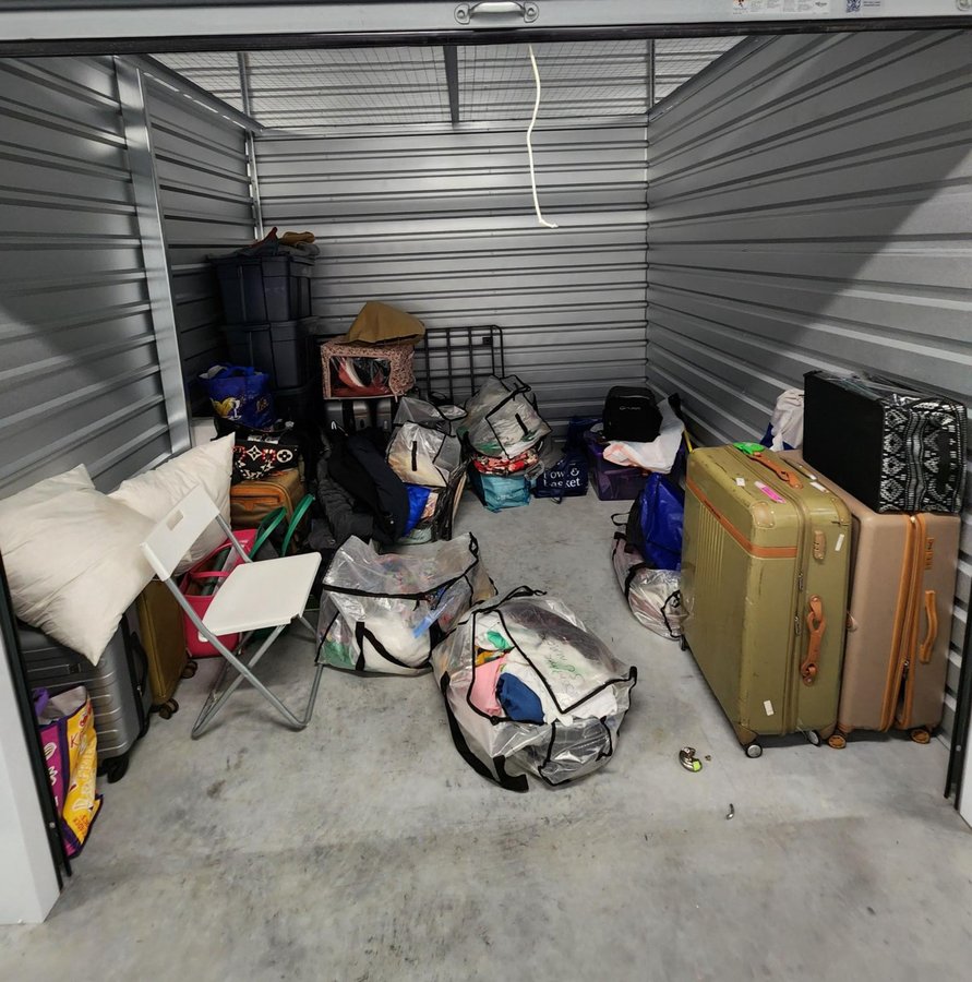 10 x 10 storage unit in Robbinsville, NJ