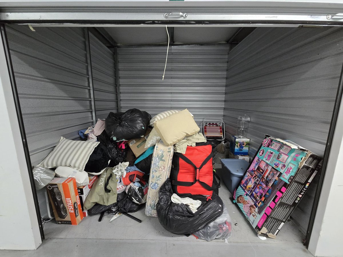 10 x 10 storage unit in Baltimore, MD