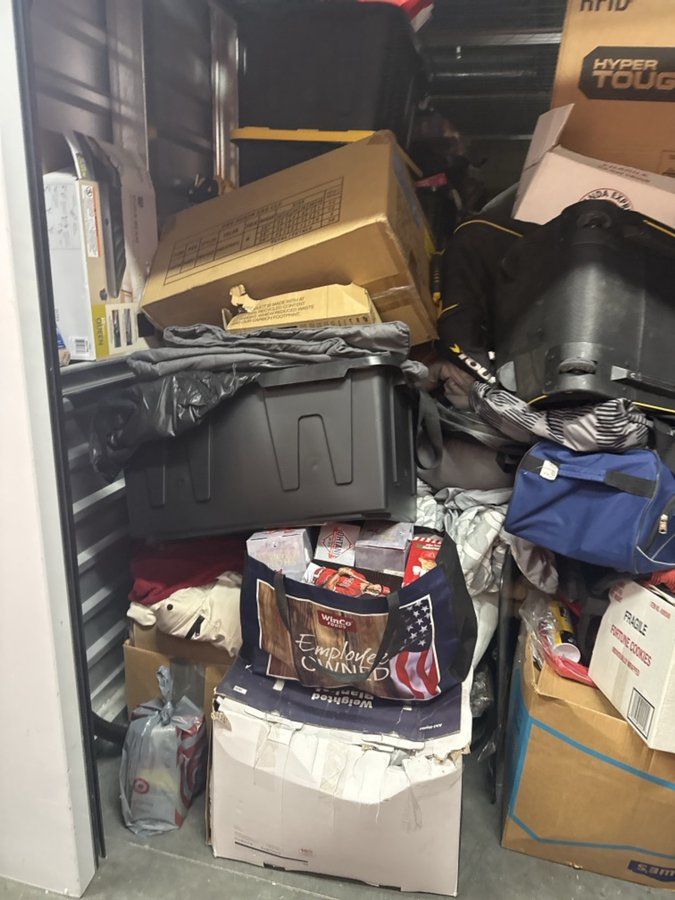 10 x 20 storage unit in Murrieta, CA
