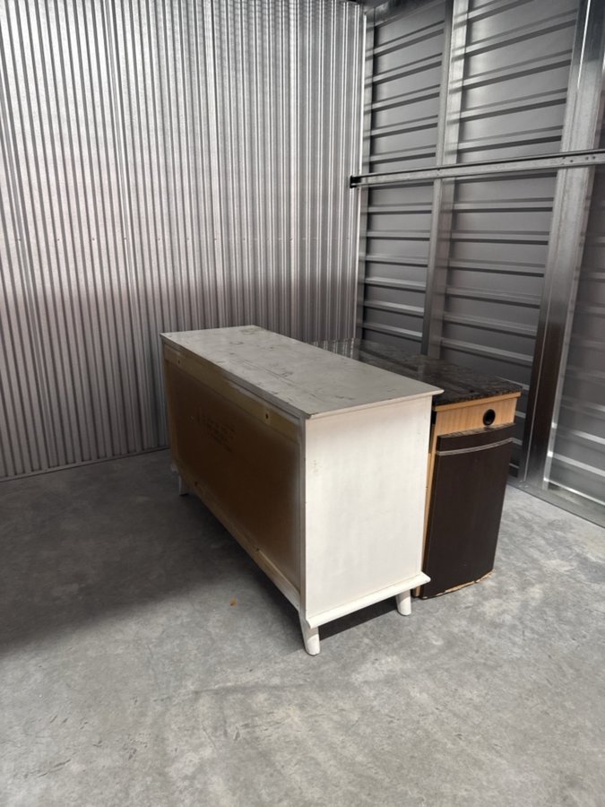 10 x 10 storage unit in Murrieta, CA