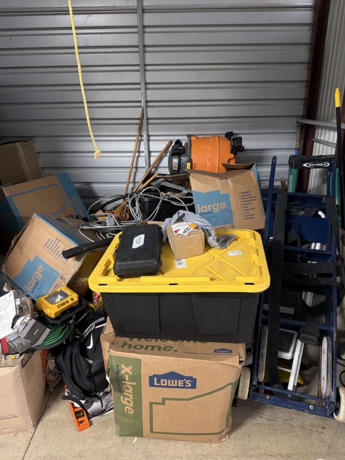 10 x 7 storage unit in Rochester Hills, MI