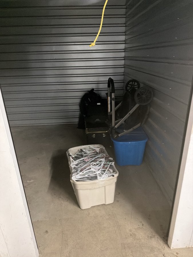 10 x 10 storage unit in Rochester Hills, MI
