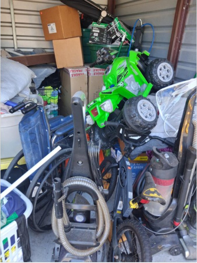 10 x 10 storage unit in Orlando, FL