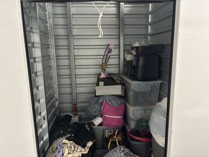 5 x 5 storage unit in Dallas, TX