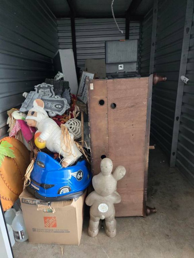 8 x 15 storage unit in Norfolk, VA