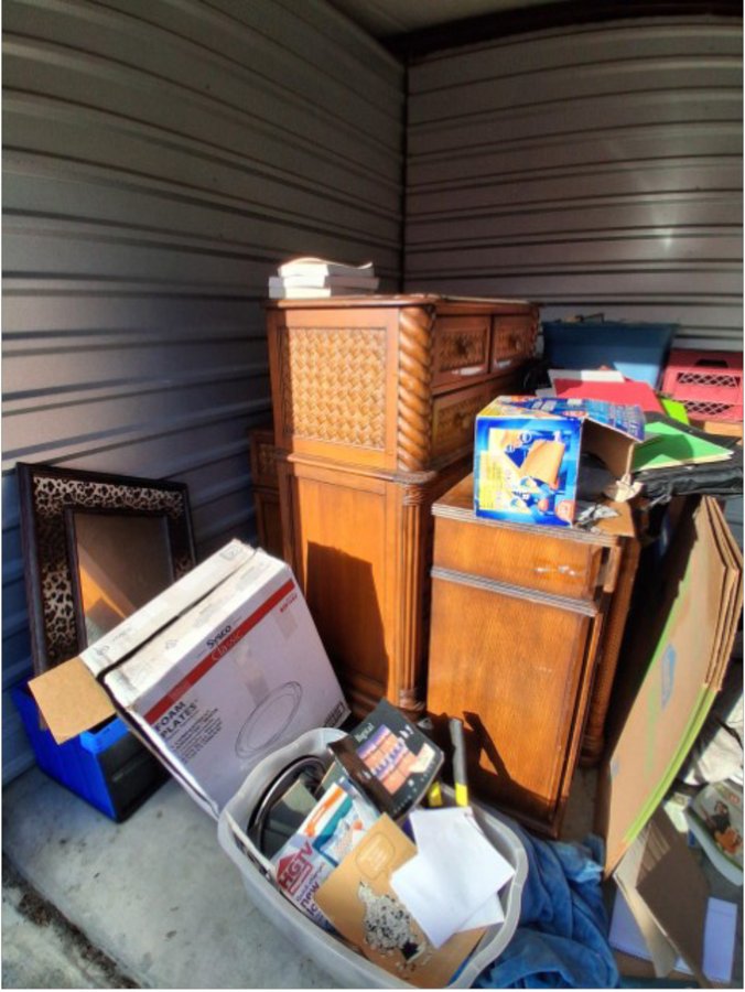 10 x 10 storage unit in Orlando, FL