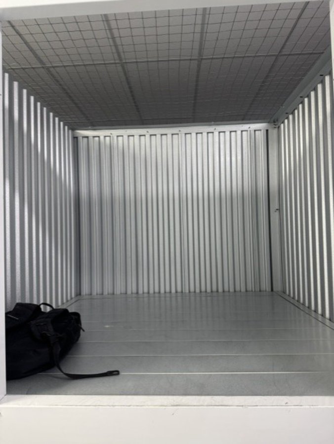 5 x 5 storage unit in Mclean, VA