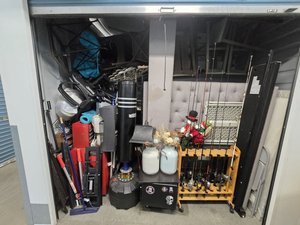 10 x 10 storage unit in Murrieta, CA