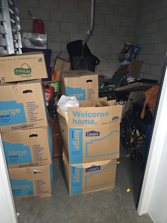 10 x 7 storage unit in Murrieta, CA