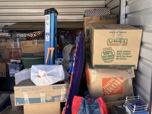 10 x 10 storage unit in Murrieta, CA