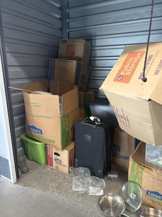 10 x 4 storage unit in Murrieta, CA