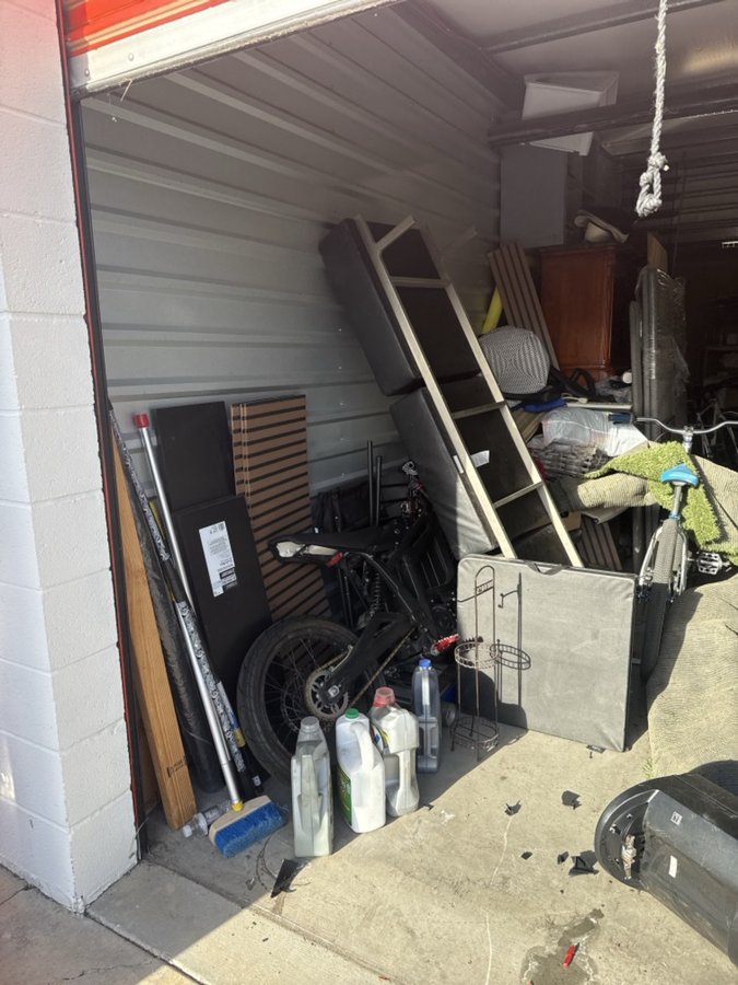 10 x 32 storage unit in Murrieta, CA
