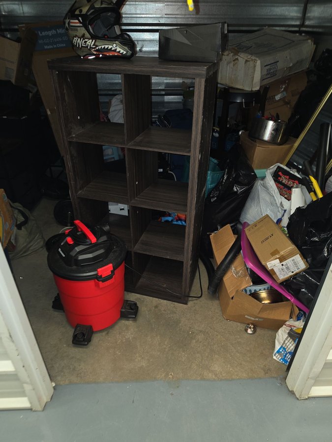 10 x 10 storage unit in Waterbury, CT