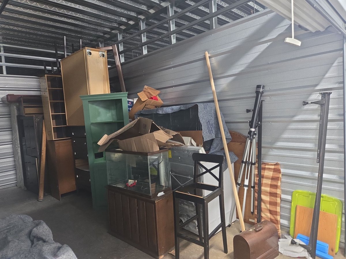 10 x 20 storage unit in Baltimore, MD