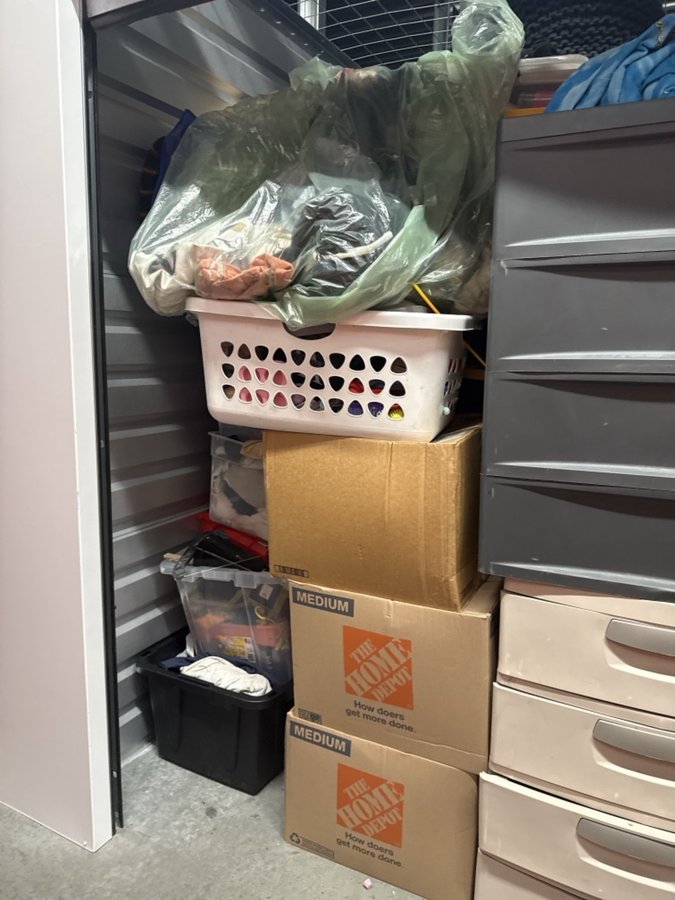 10 x 10 storage unit in Murrieta, CA