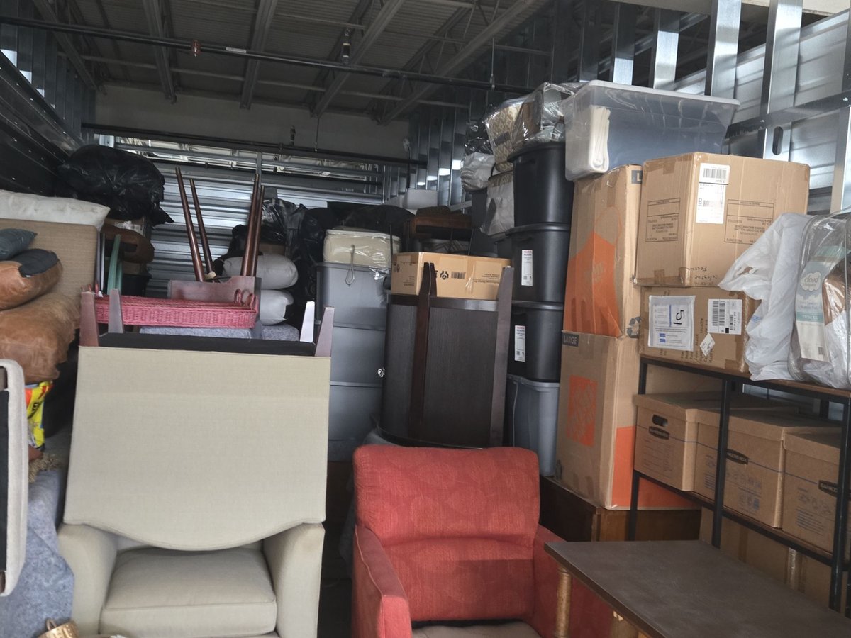 10 x 30 storage unit in Baltimore, MD