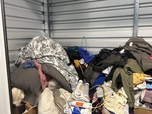 10 x 4 storage unit in Murrieta, CA