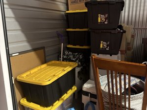 10 x 10 storage unit in Murrieta, CA
