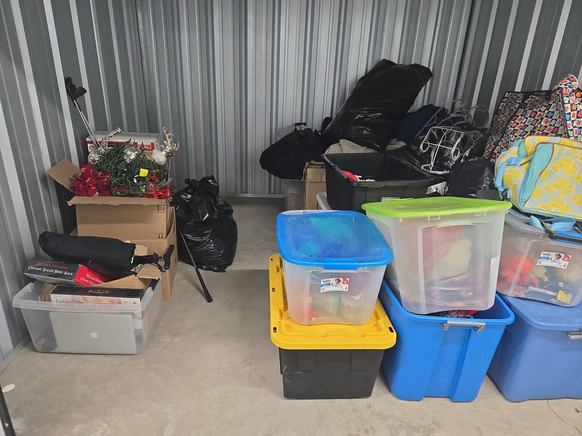 10 x 10 storage unit in Baltimore, MD