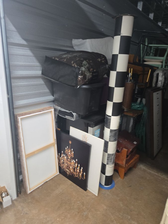 10 x 30 storage unit in Baltimore, MD