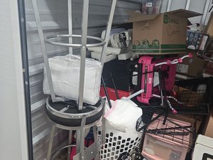 10 x 10 storage unit in Baltimore, MD