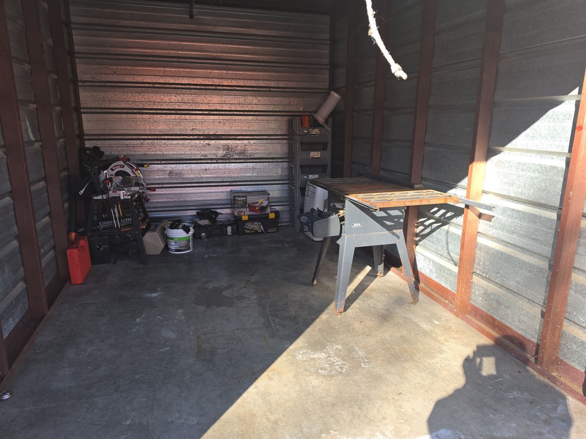 10 x 15 storage unit in Waterbury, CT