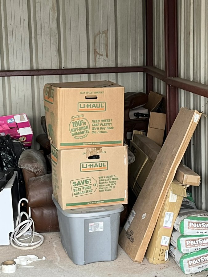 10 x 20 storage unit in Cross Lanes, WV