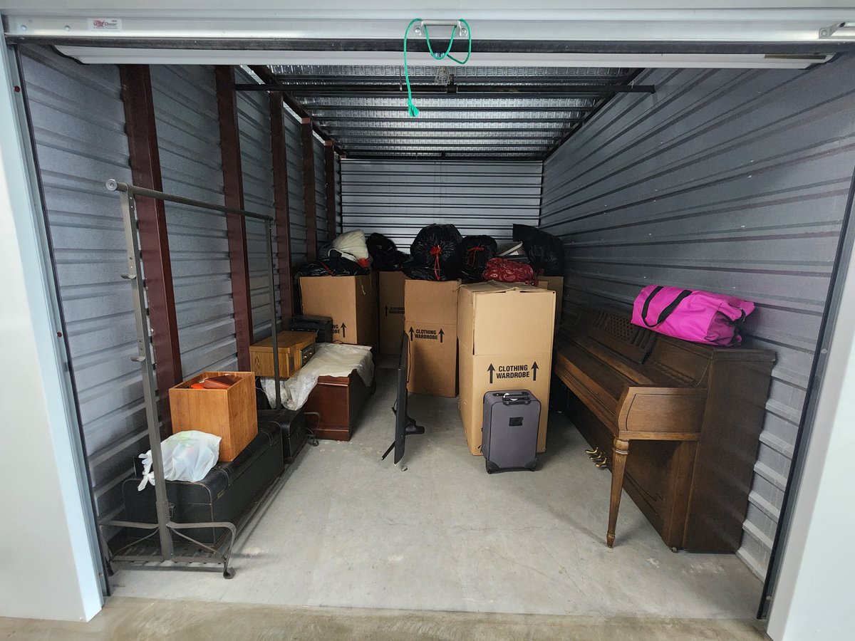 10 x 15 storage unit in Monmouth Junction, NJ