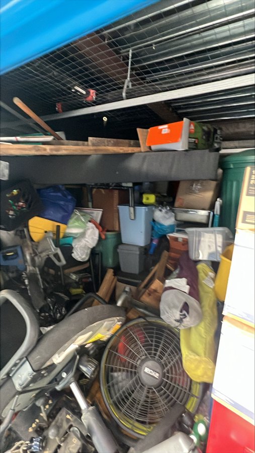 10 x 10 storage unit in Baltimore, MD