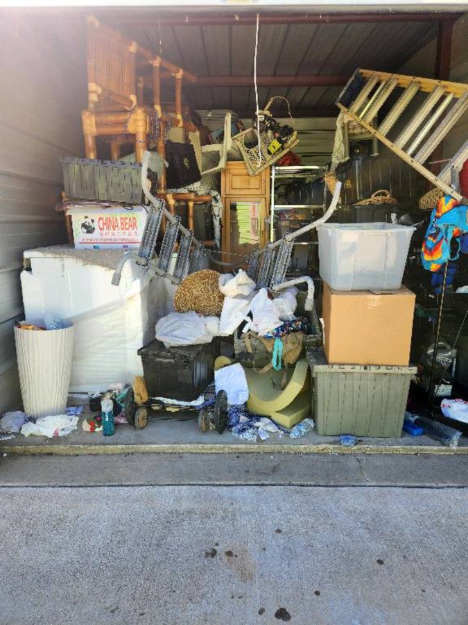 10 x 15 storage unit in Riverside, CA