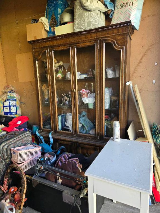 10 x 10 storage unit in North Highlands, CA