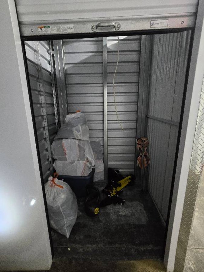 5 x 5 storage unit in Stanton, CA