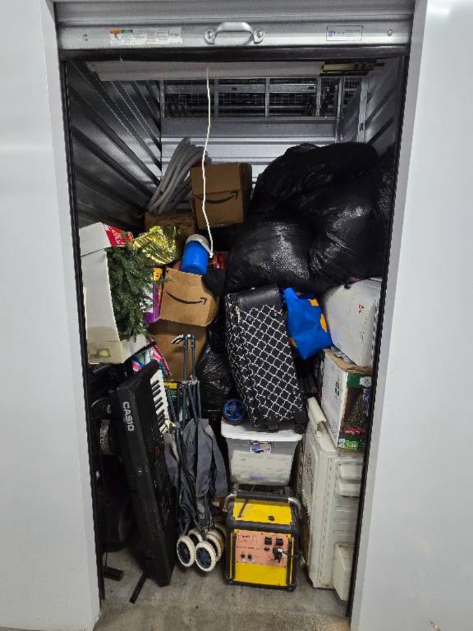 5 x 5 storage unit in Stanton, CA