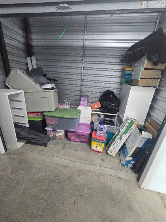 5 x 10 storage unit in Capitol Heights, MD