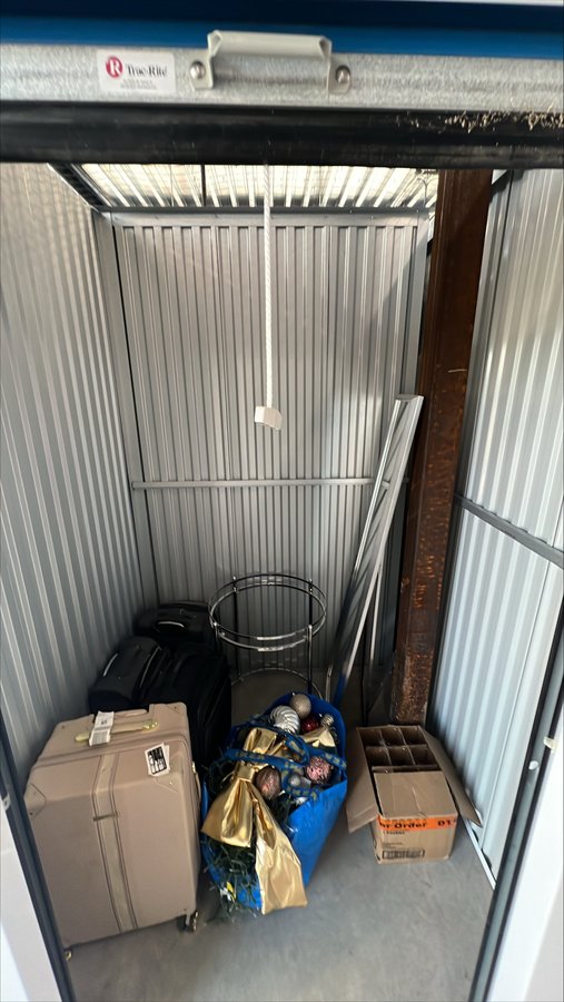 5 x 5 storage unit in Baltimore, MD