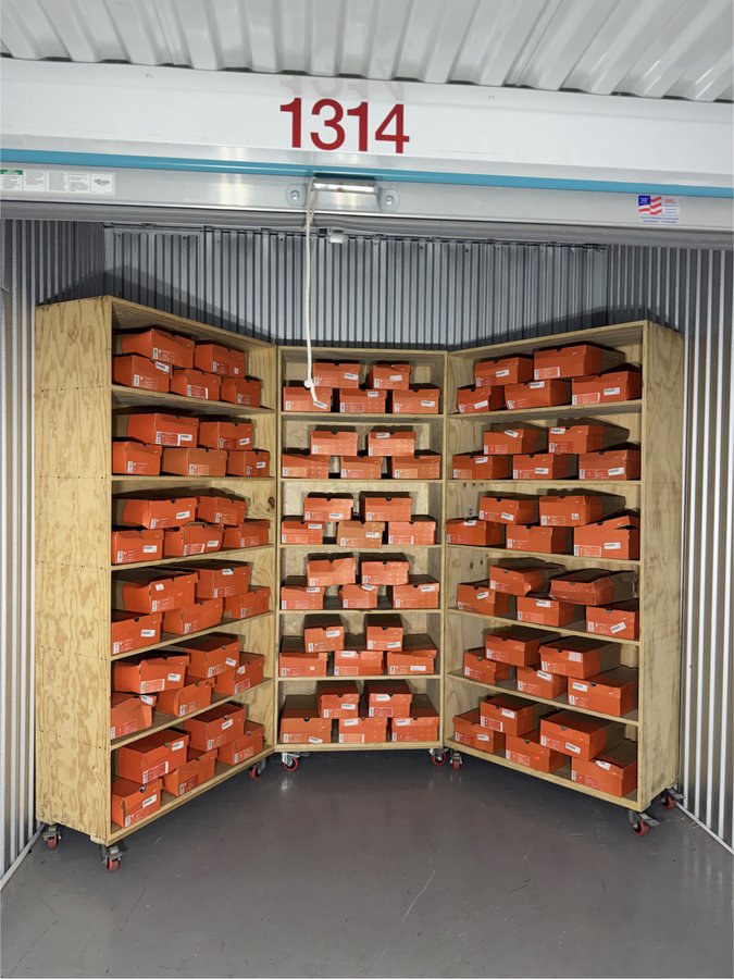 9 x 9 storage unit in Queens Village, NY