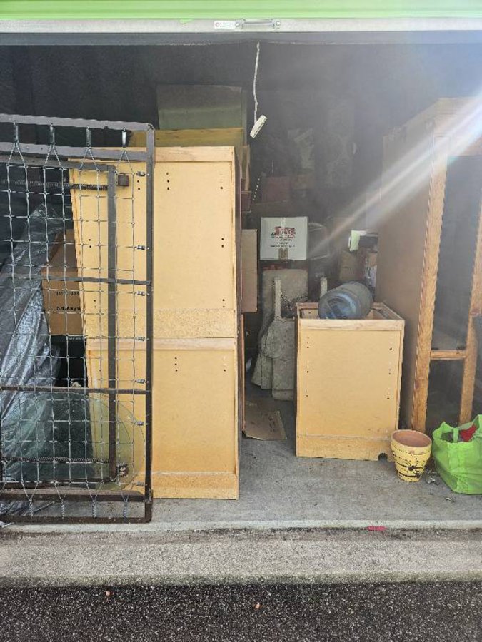 10 x 30 storage unit in Indianapolis, IN