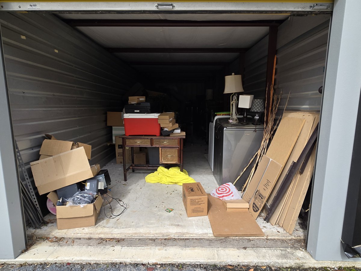 10 x 35 storage unit in Jacksonville, FL
