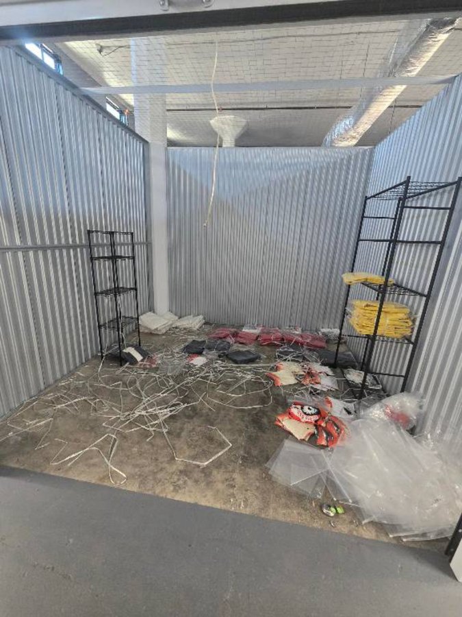 10 x 10 storage unit in Indianapolis, IN
