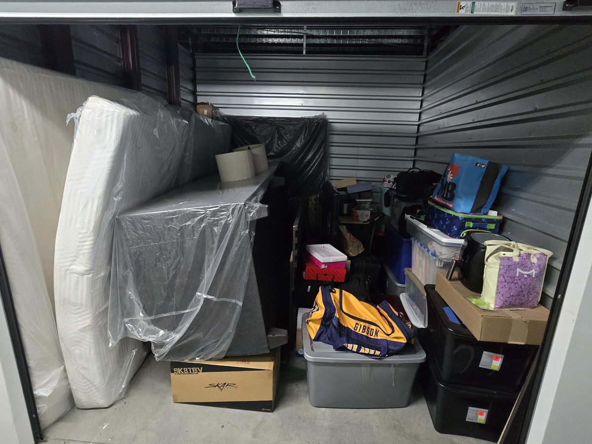 10 x 10 storage unit in Glen Burnie, MD