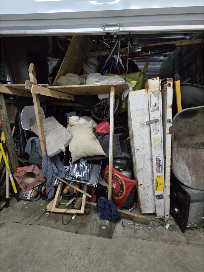 10 x 10 storage unit in Lakewood, WA