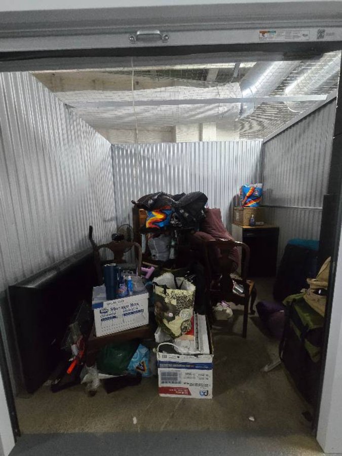 10 x 10 storage unit in Saint Paul, MN
