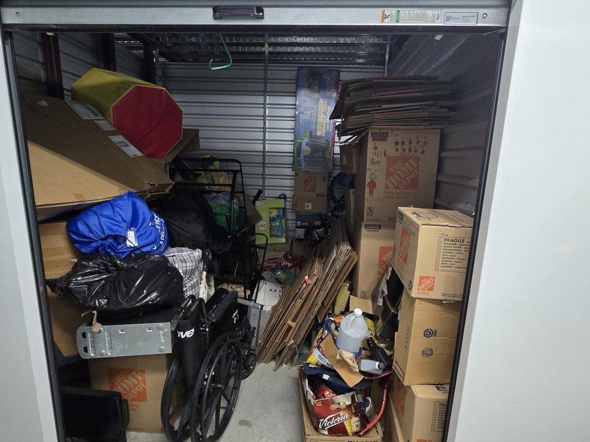 10 x 10 storage unit in Glen Burnie, MD