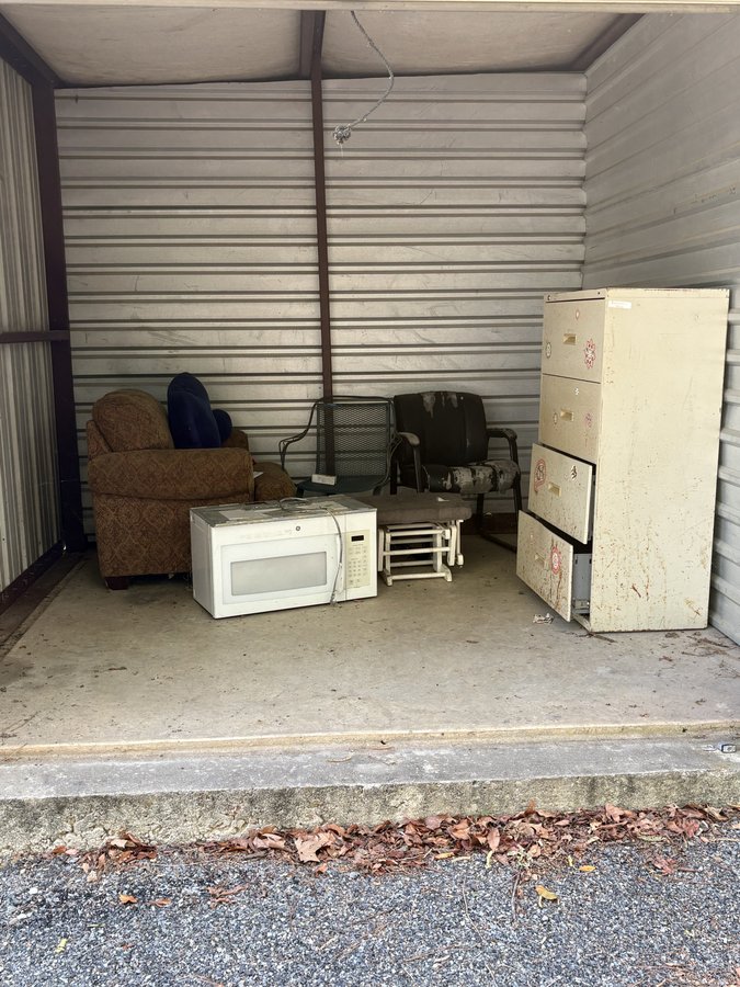 10 x 10 storage unit in Hot Springs, AR