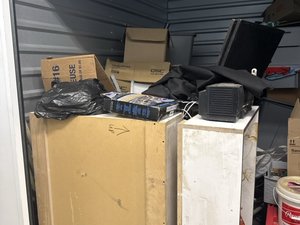 10 x 10 storage unit in Murrieta, CA
