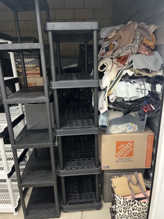 10 x 10 storage unit in Murrieta, CA